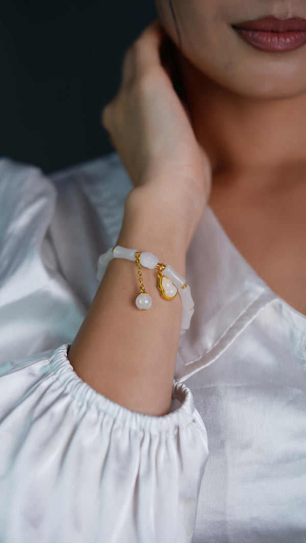 The White Heart Beaded Bracelet