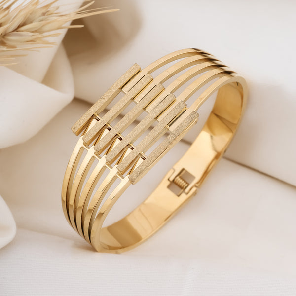 Luxurious Linear Bracelet