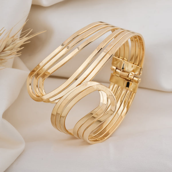 Elegant Curved Bracelet